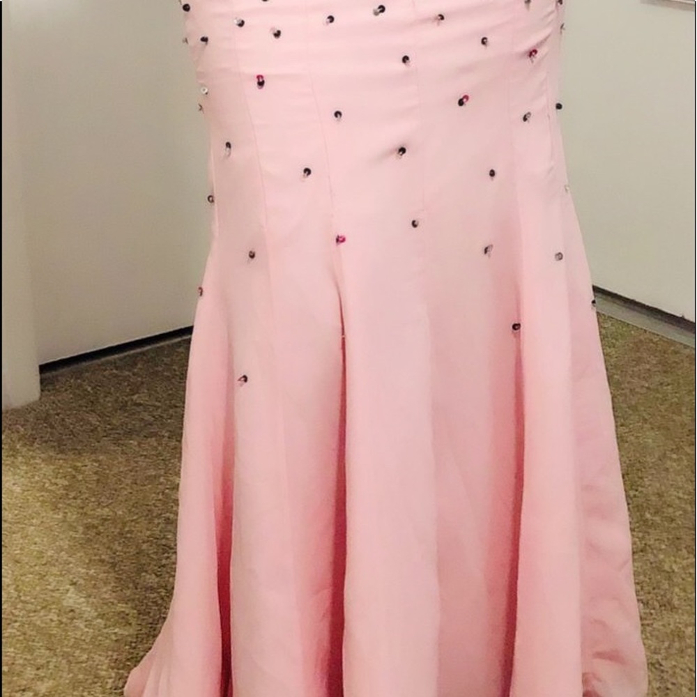 Beautiful formal Dress - Picture 2 of 2
